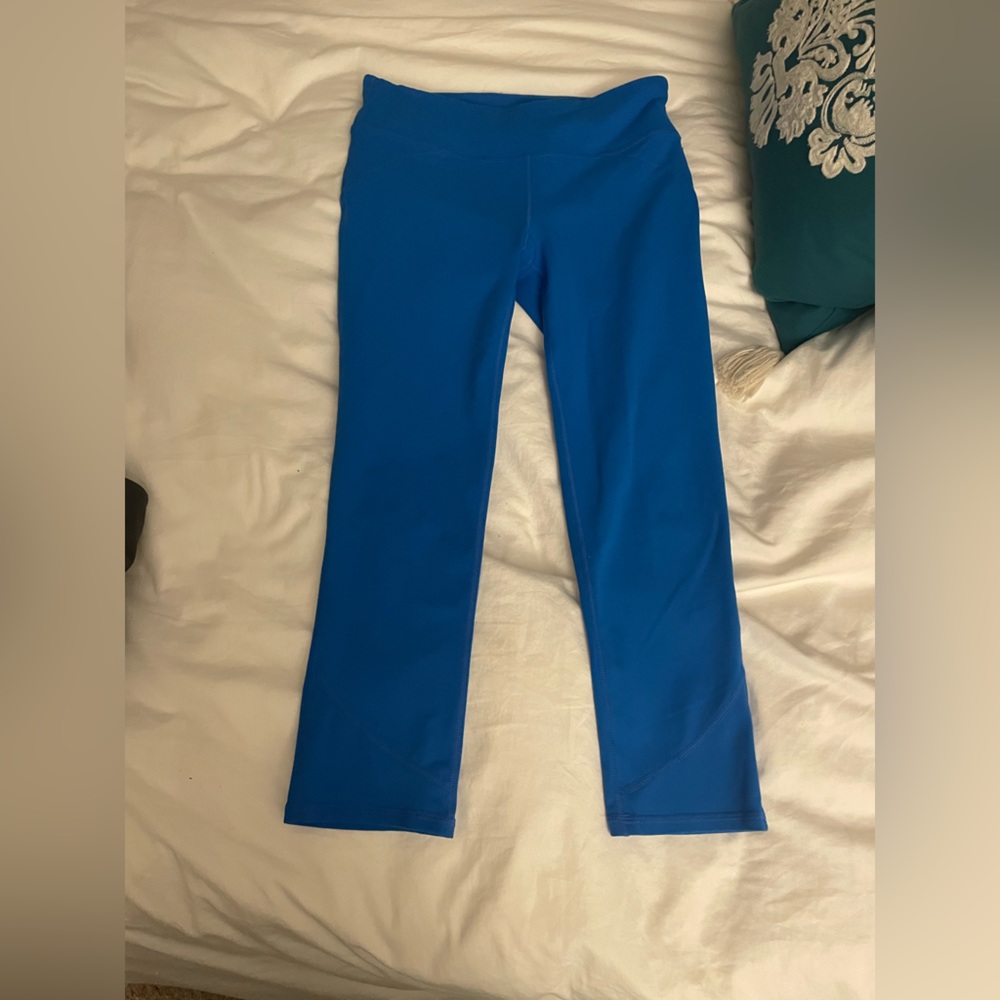 Fabletics XS blue cropped leggings